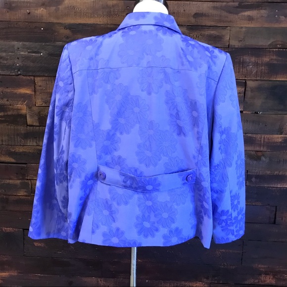 Sag Harbor 3 Button Jacket - Picture 4 of 7